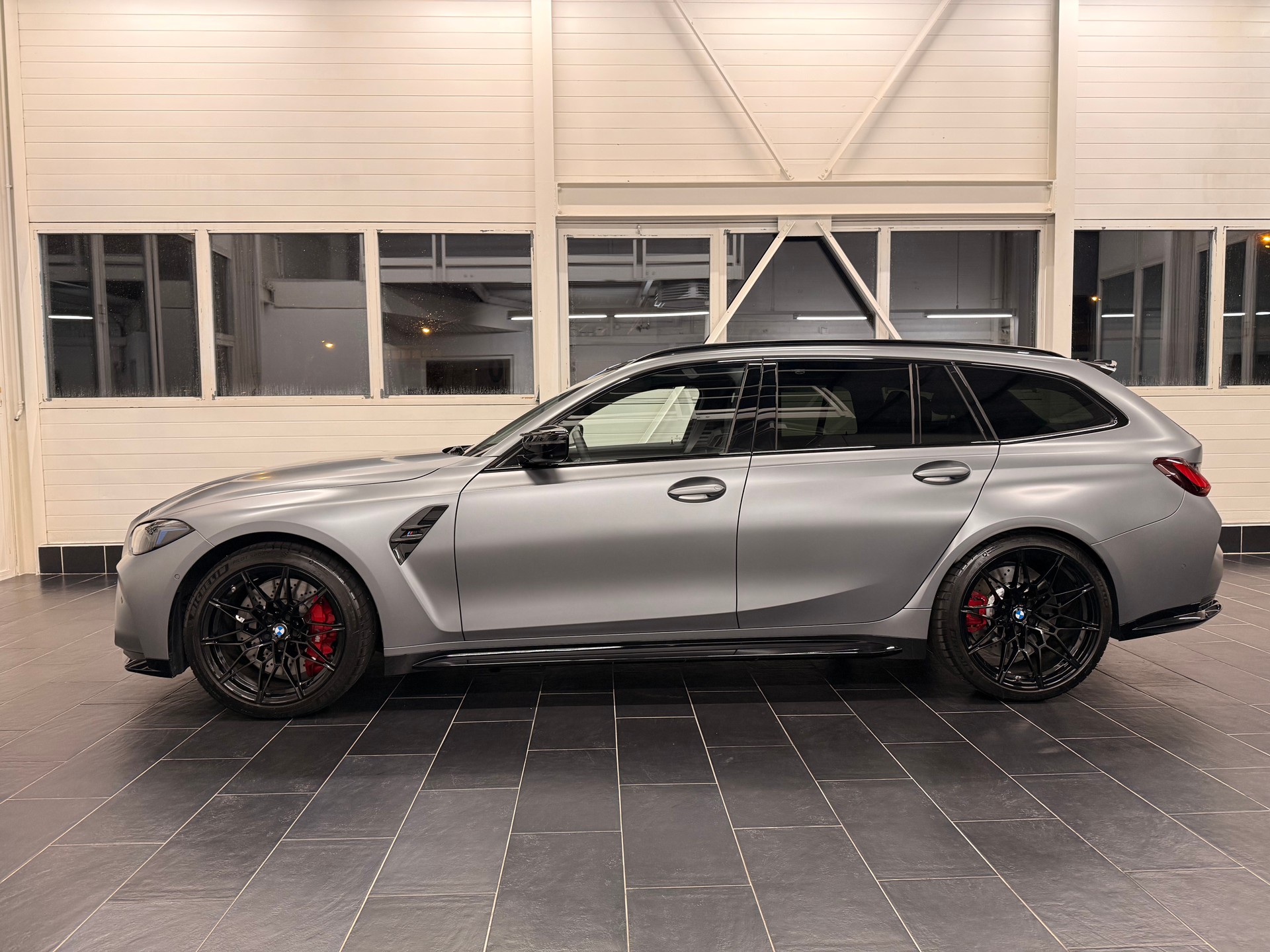 BMW M3 Touring xDrive Competition M LCI-image-3