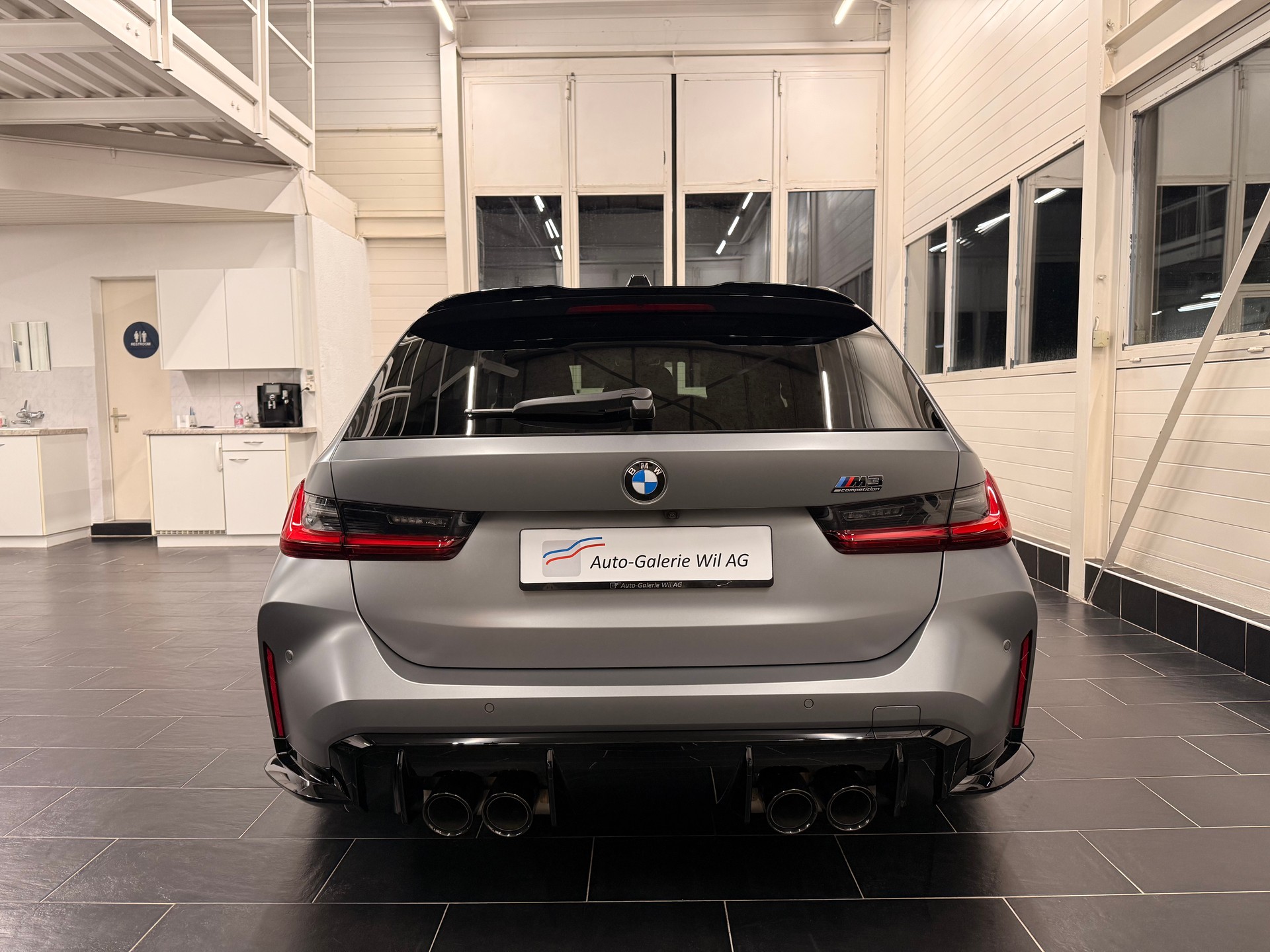 BMW M3 Touring xDrive Competition M LCI-image-5