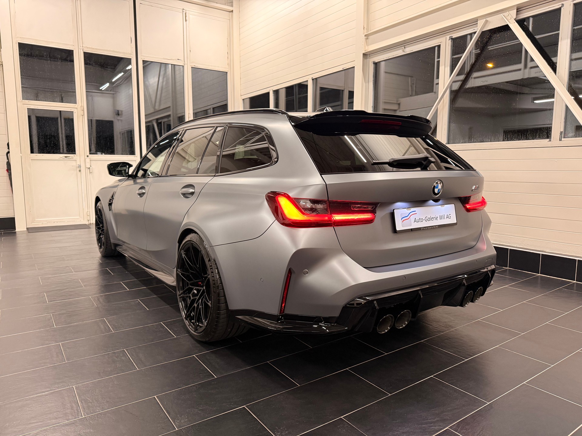 BMW M3 Touring xDrive Competition M LCI-image-4