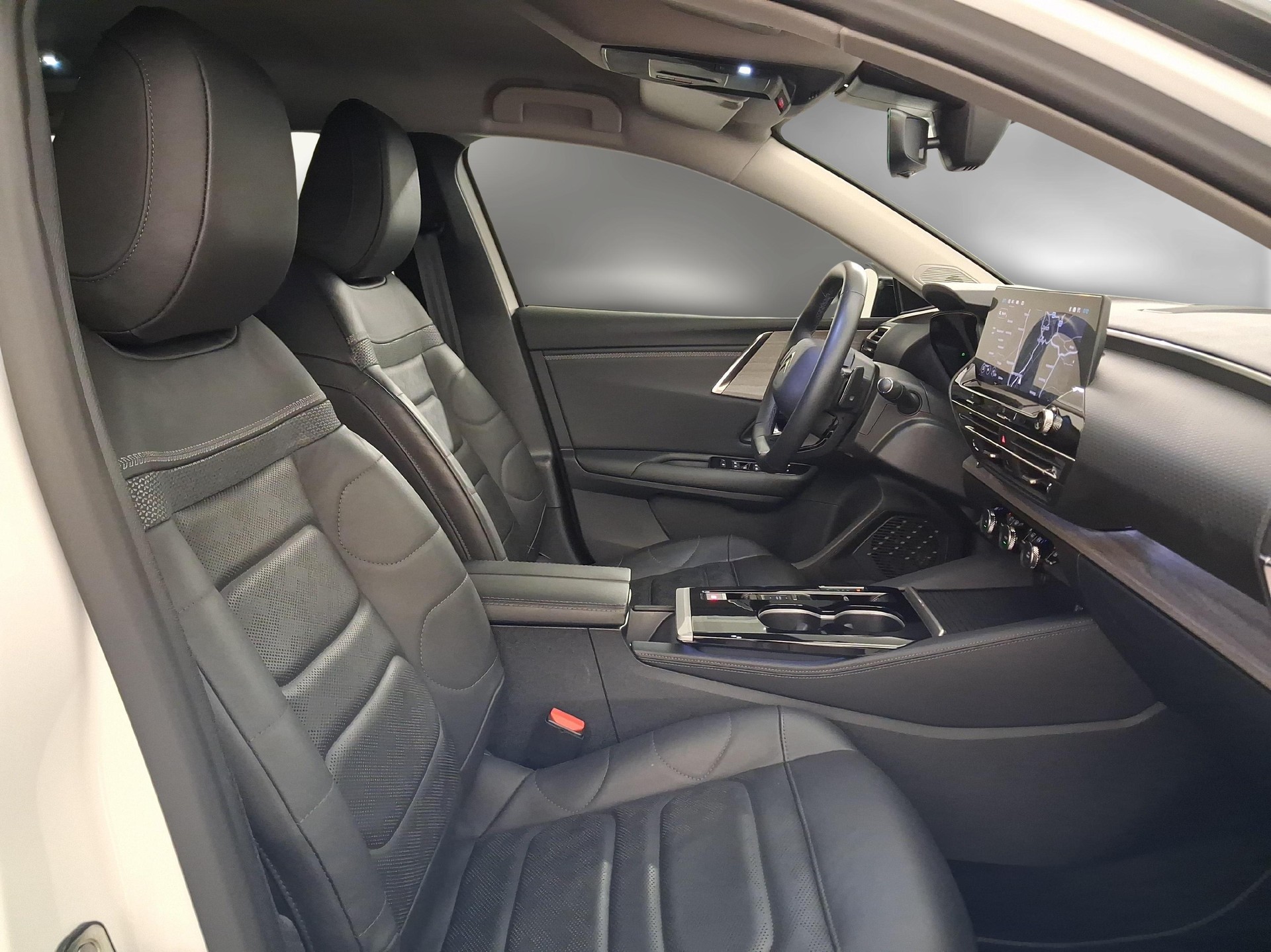 CITROEN C5 X 1.6 Plug-in Hybrid Shine Pack-image-9
