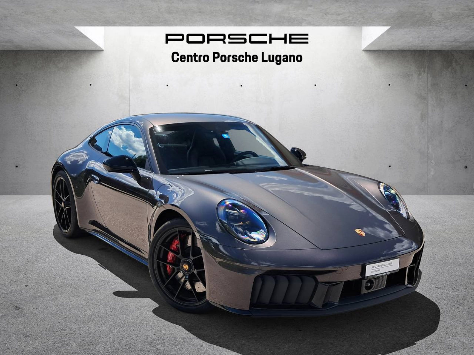 PORSCHE 911 Carrera 4 GTS-image-0