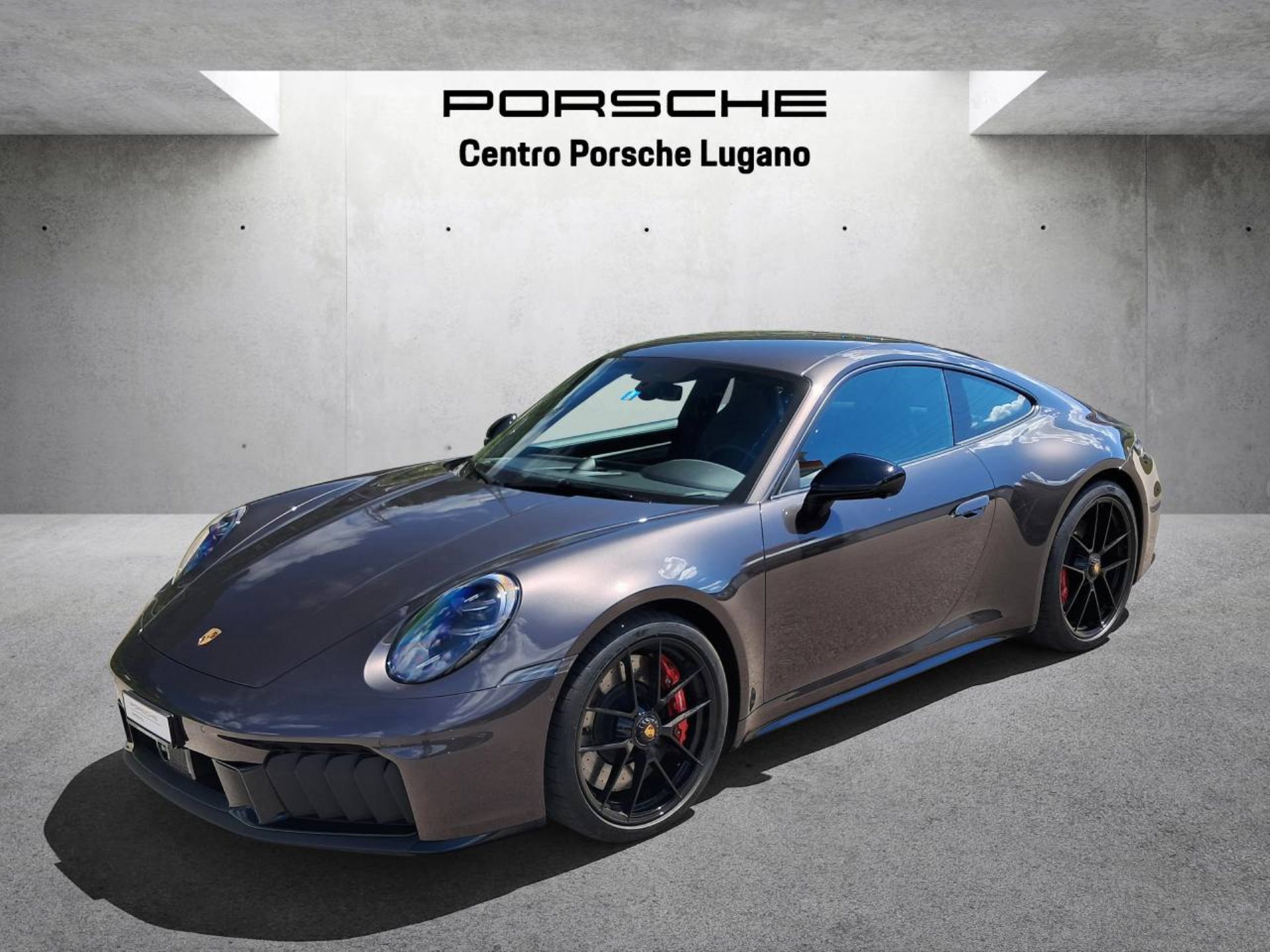 PORSCHE 911 Carrera 4 GTS-image-8