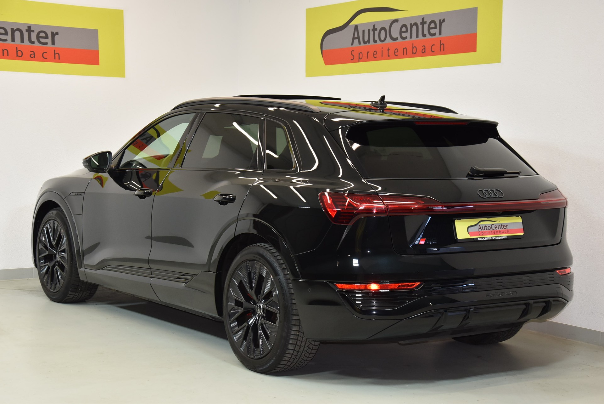 AUDI Q8 55 e-tron Black Edition quattro-image-14