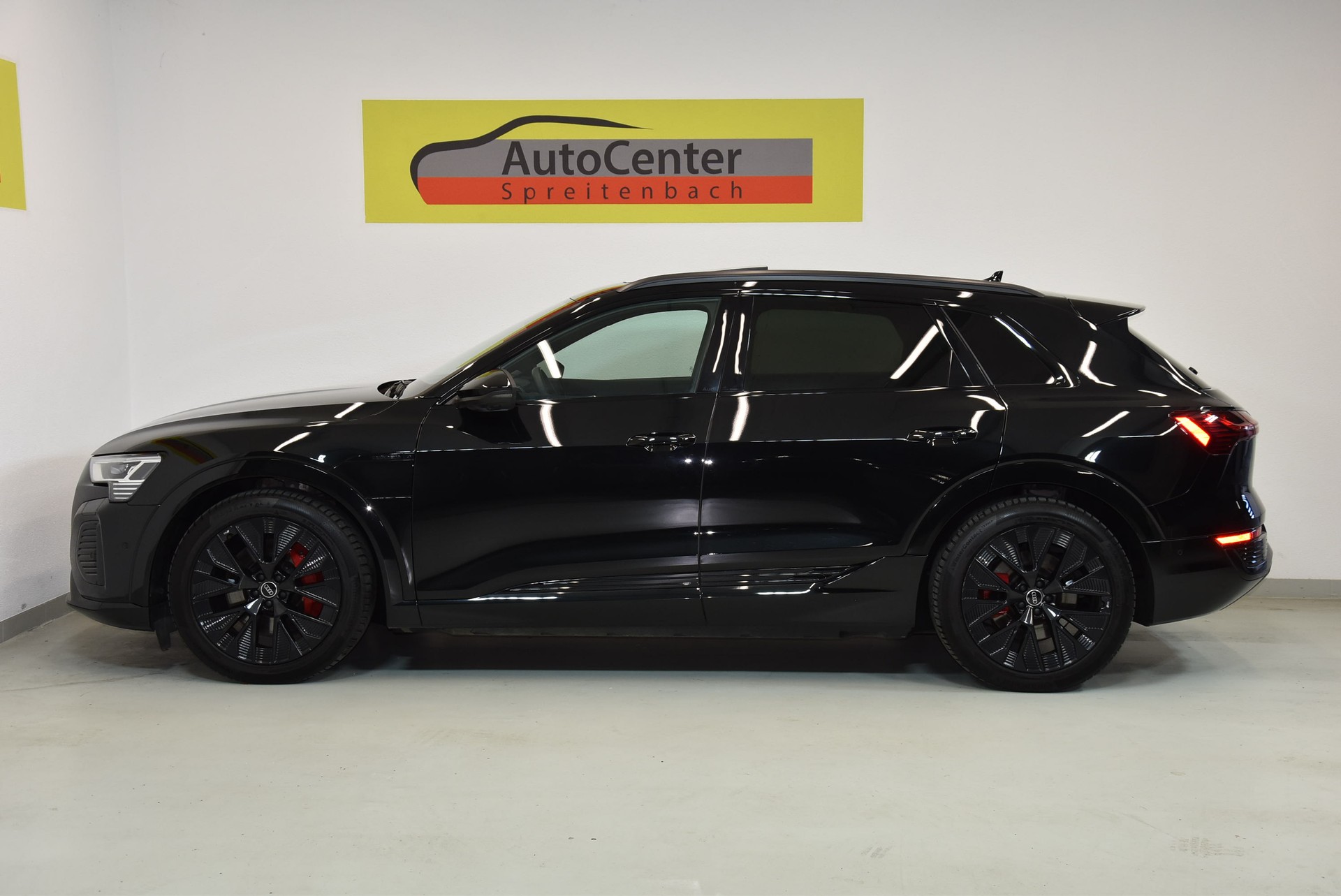 AUDI Q8 55 e-tron Black Edition quattro-image-13