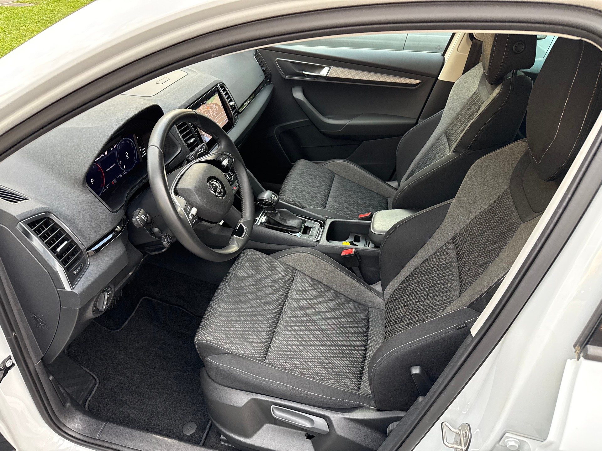 SKODA Karoq 2.0 TDI Style 4x4 DSG-image-7