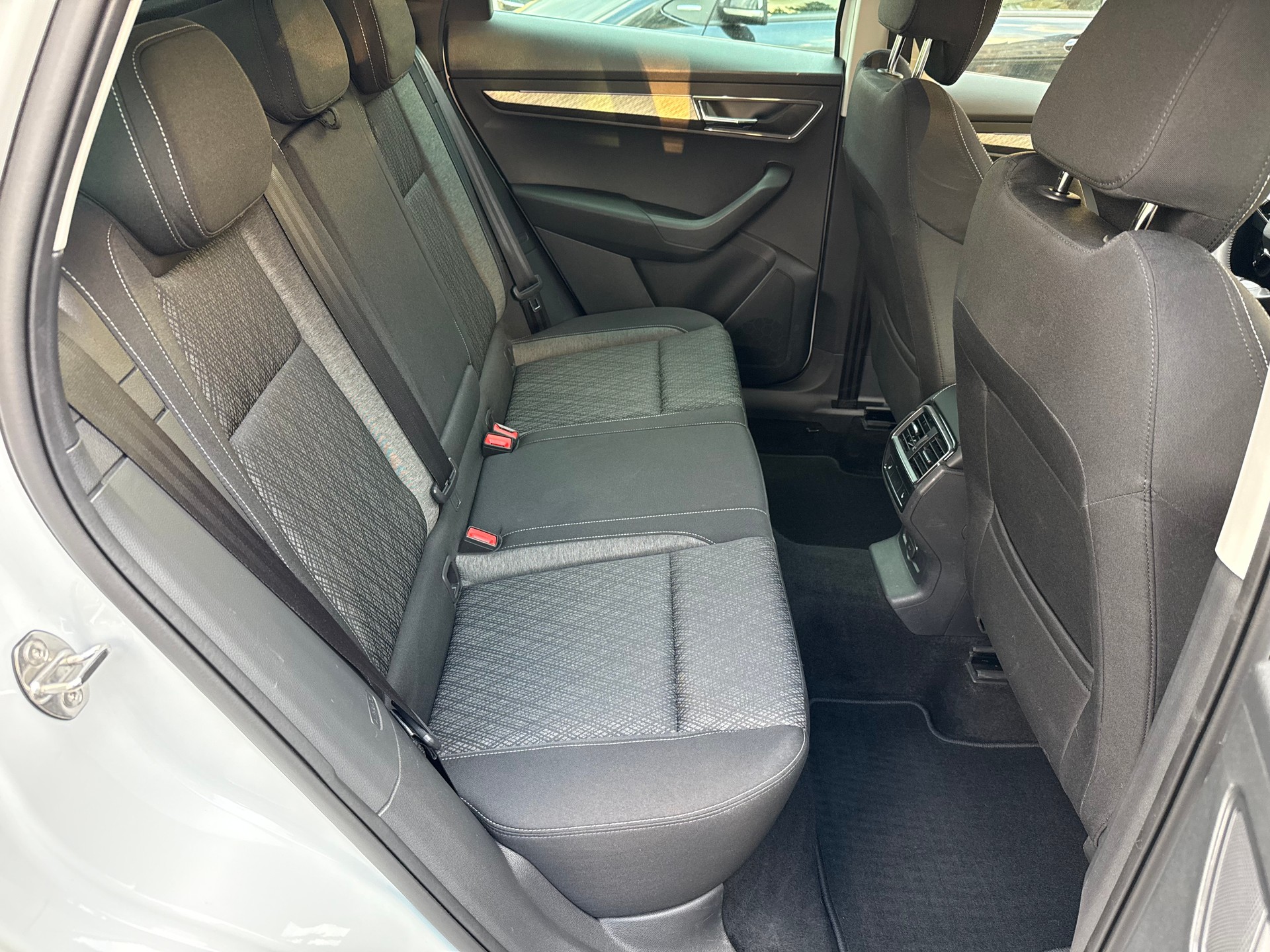 SKODA Karoq 2.0 TDI Style 4x4 DSG-image-15