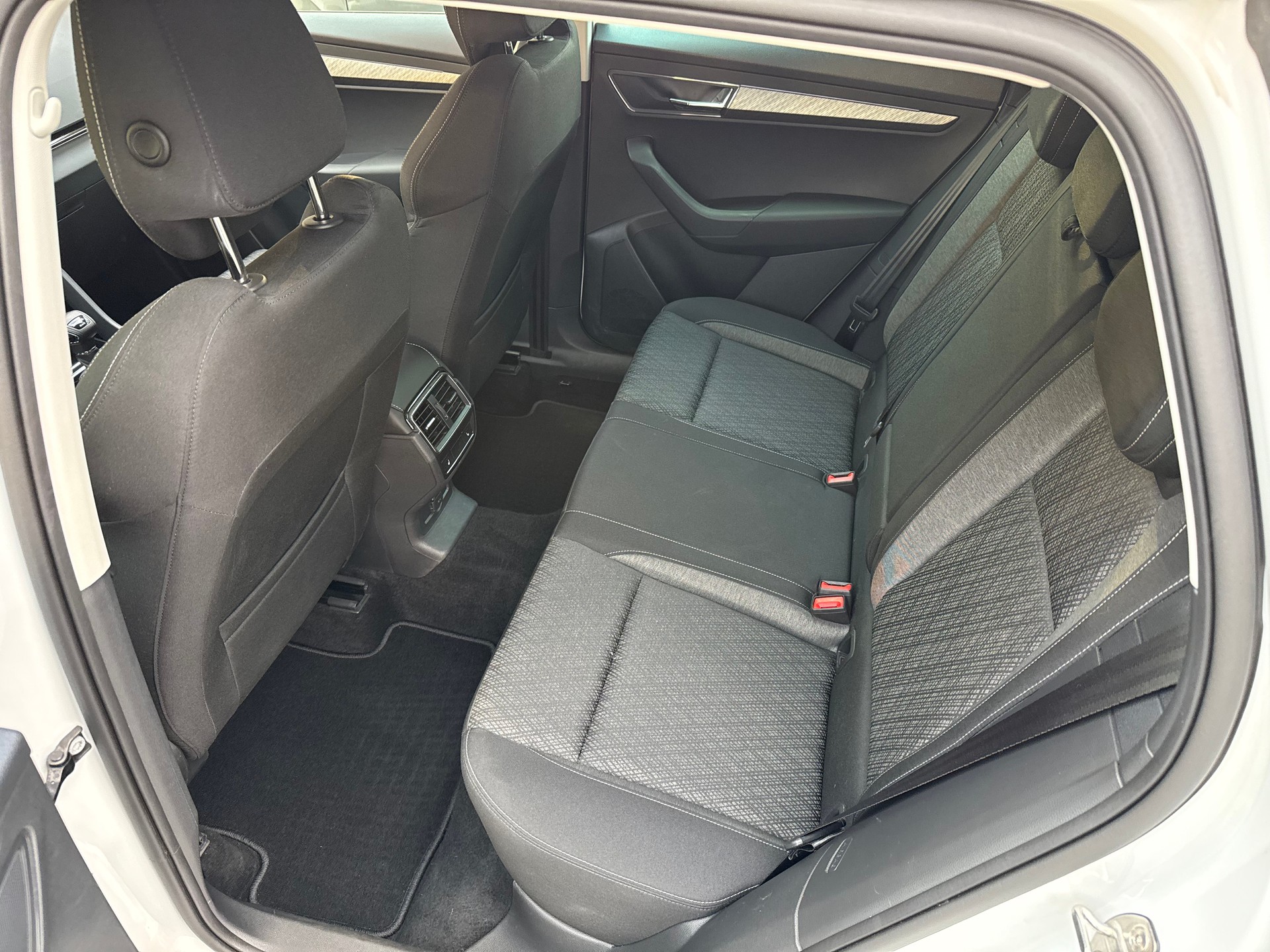 SKODA Karoq 2.0 TDI Style 4x4 DSG-image-10