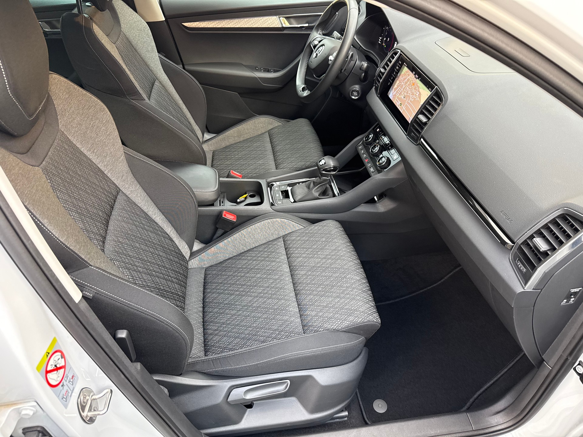 SKODA Karoq 2.0 TDI Style 4x4 DSG-image-16