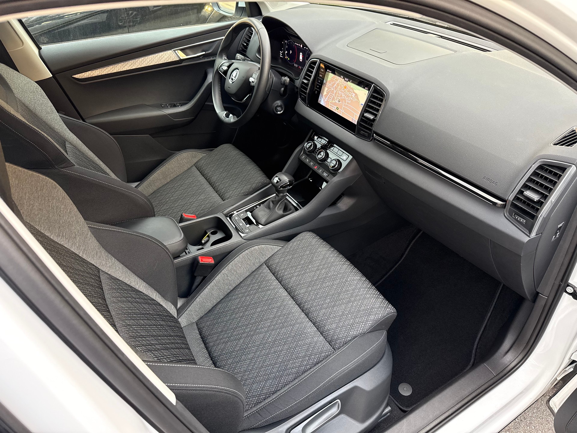 SKODA Karoq 2.0 TDI Style 4x4 DSG-image-17