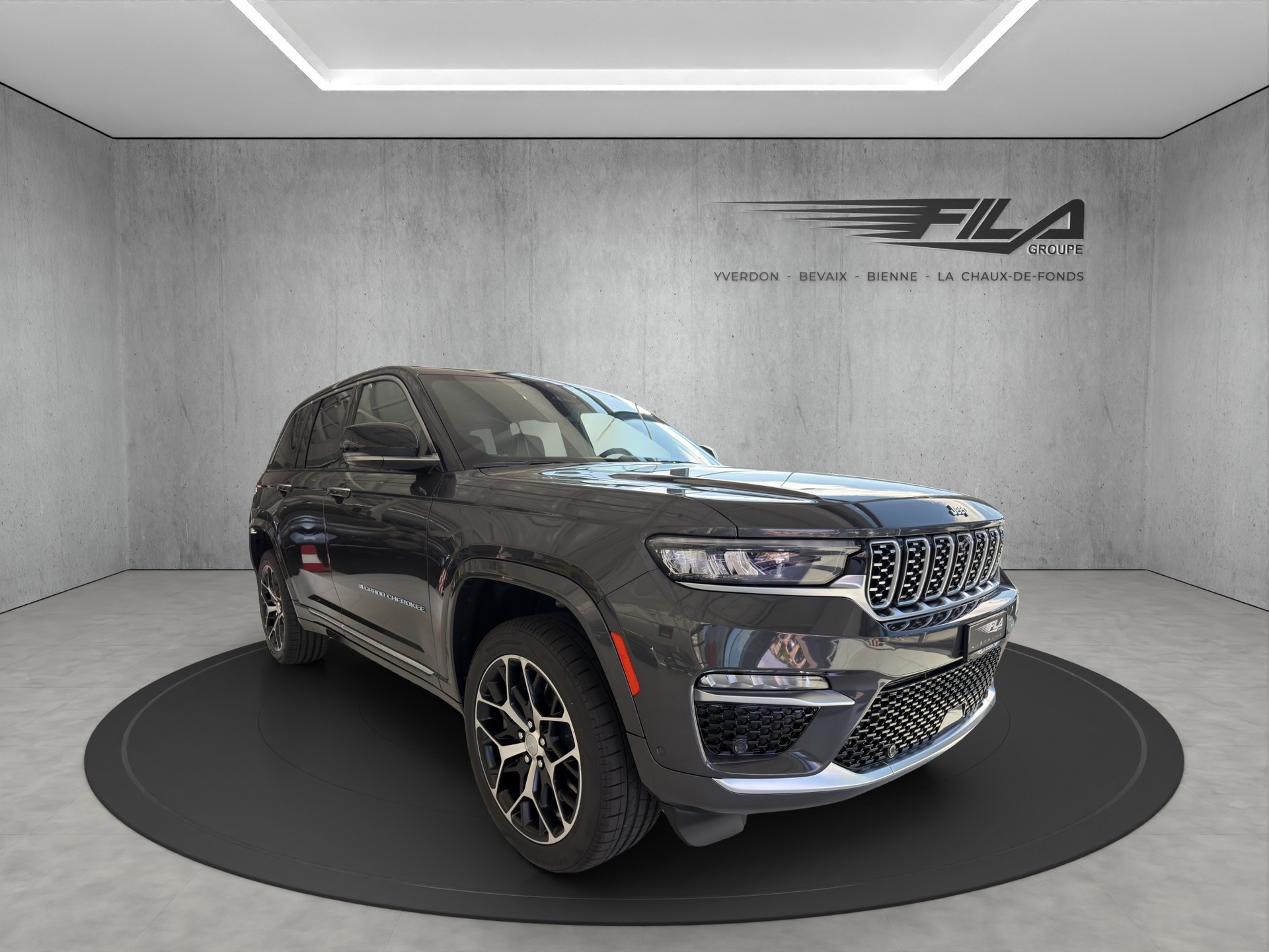 JEEP Grand Cherokee 2.0 Turbo Summit Re-image-1