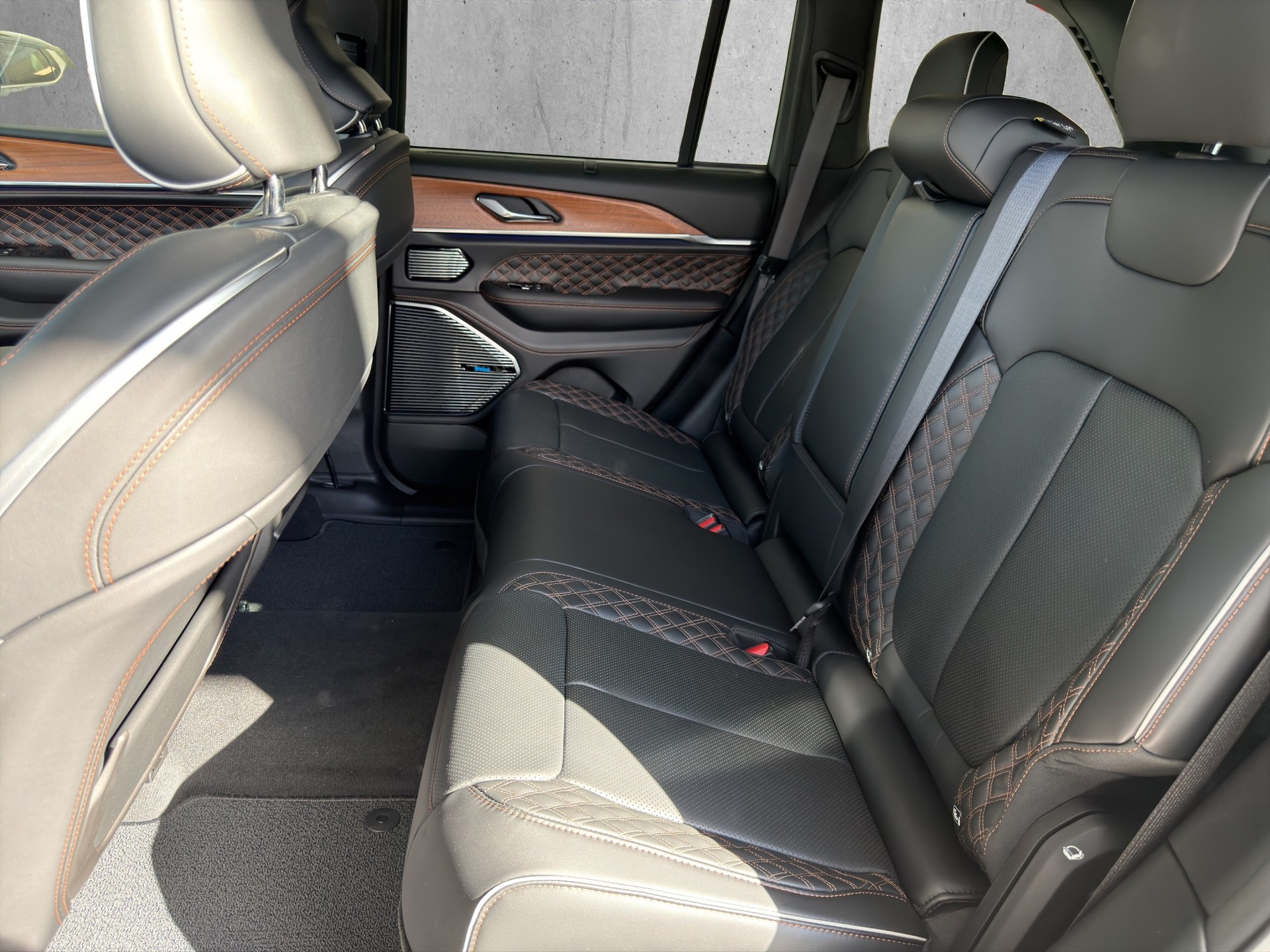 JEEP Grand Cherokee 2.0 Turbo Summit Re-image-12