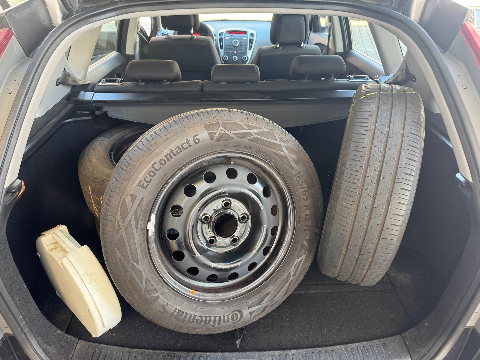 KIA Cee'd Sporty Wagon 1.4 16V Basic-image-7