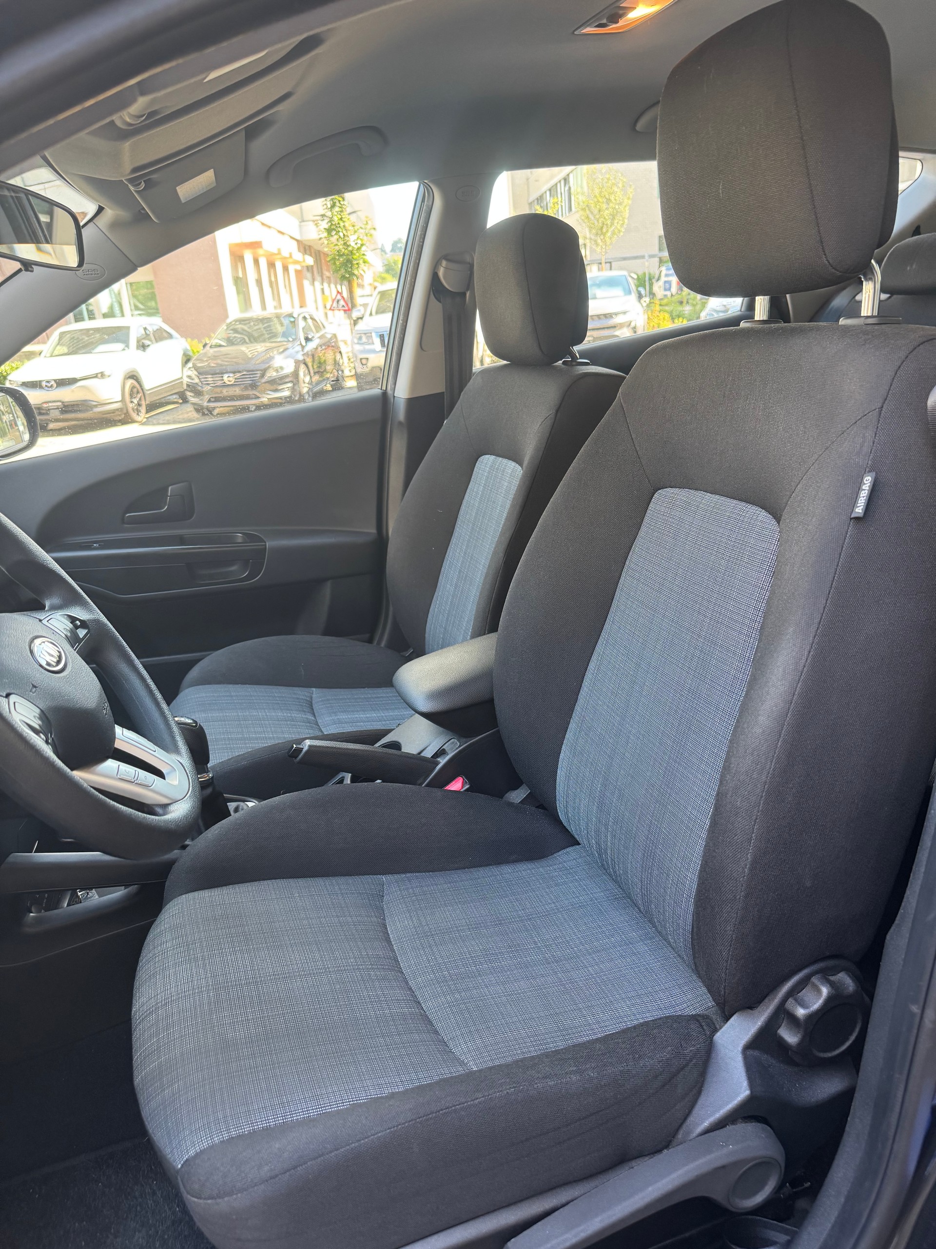 KIA Cee'd Sporty Wagon 1.4 16V Basic-image-2