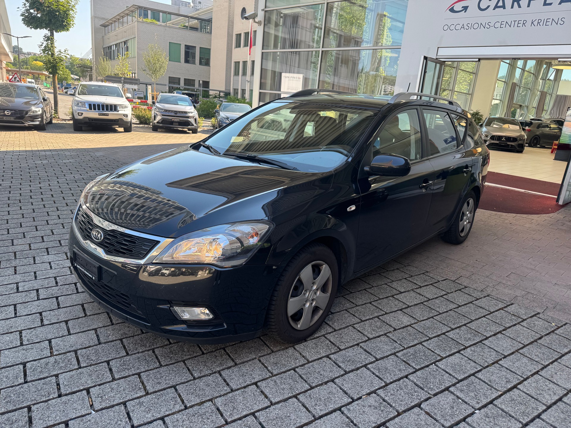 KIA Cee'd Sporty Wagon 1.4 16V Basic-image-0