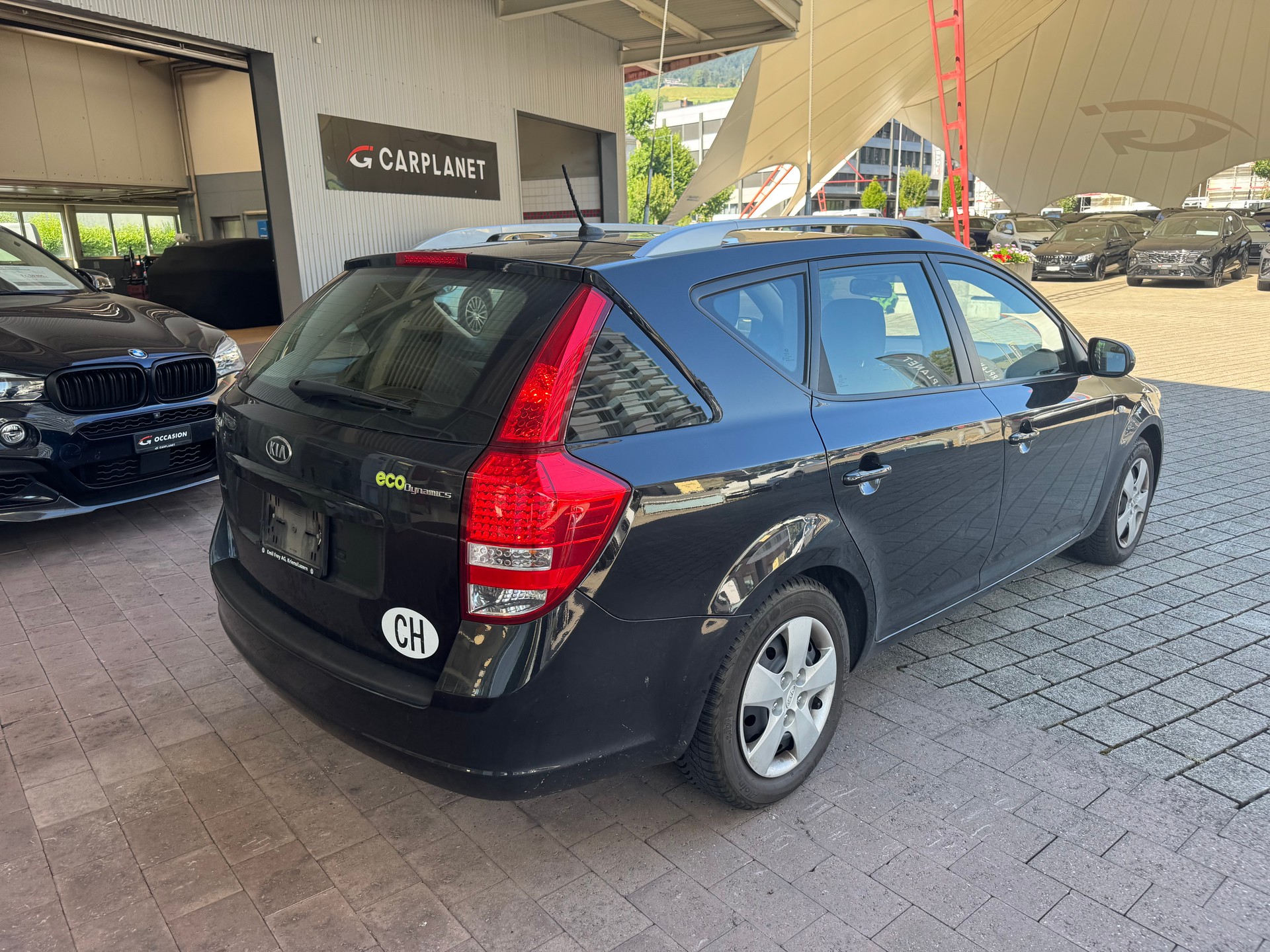 KIA Cee'd Sporty Wagon 1.4 16V Basic-image-5