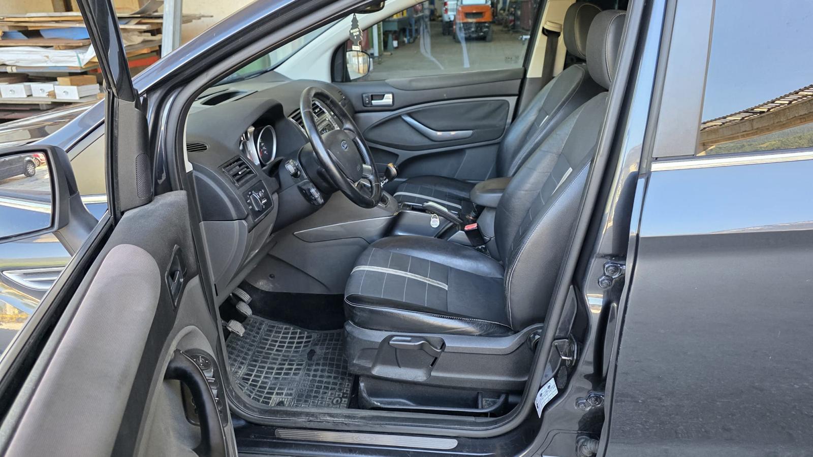 FORD Kuga 2.0 TDCi Carving 4WD-image-6