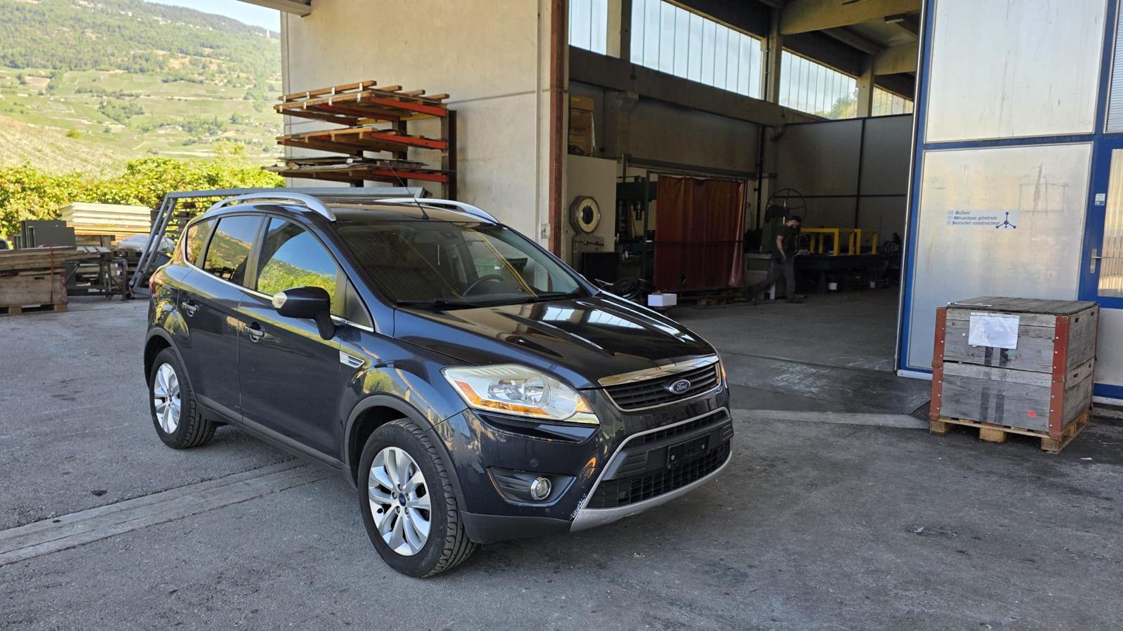 FORD Kuga 2.0 TDCi Carving 4WD-image-9