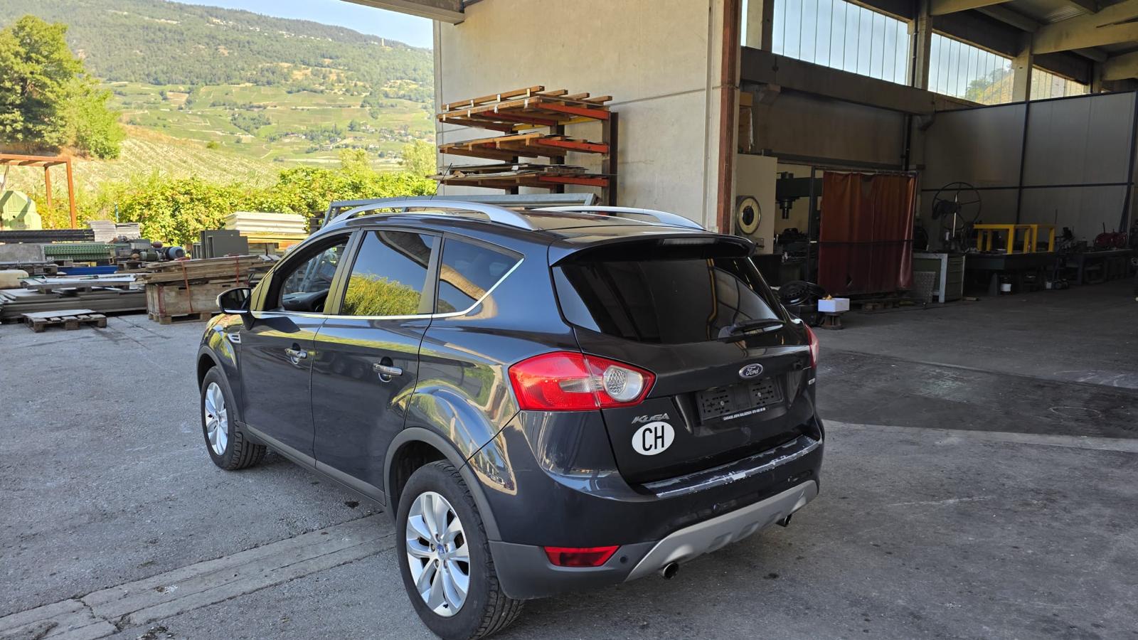 FORD Kuga 2.0 TDCi Carving 4WD-image-4