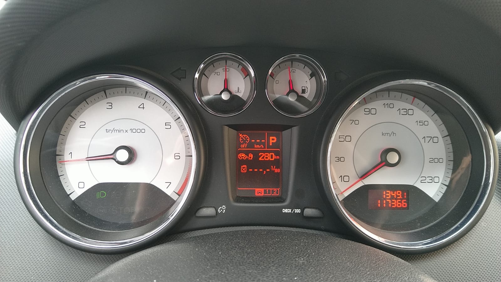 PEUGEOT 308 SW 1.6 16V Turbo Sport Automatic-image-9