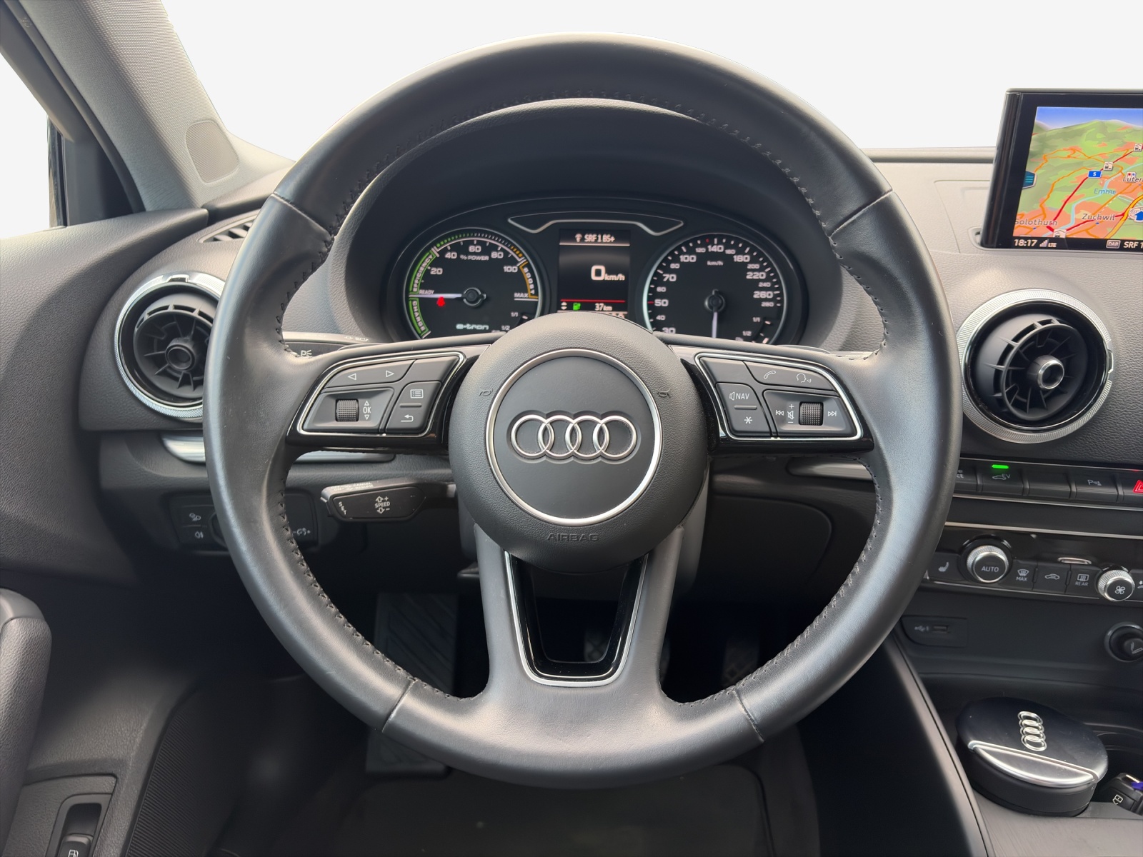 AUDI A3 Sportback 1.4 e-tron Sport S-tronic-image-10