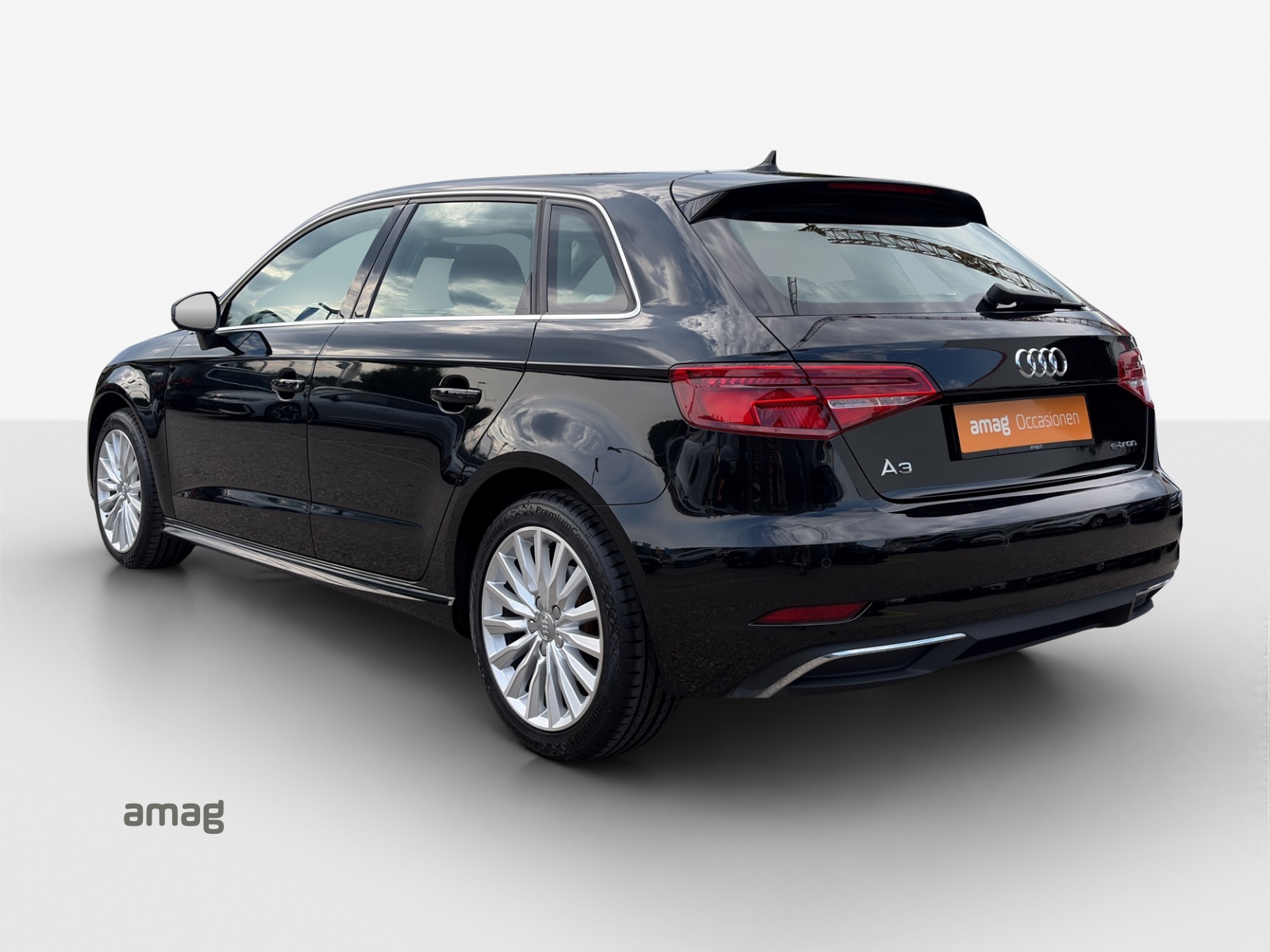 AUDI A3 Sportback 1.4 e-tron Sport S-tronic-image-2