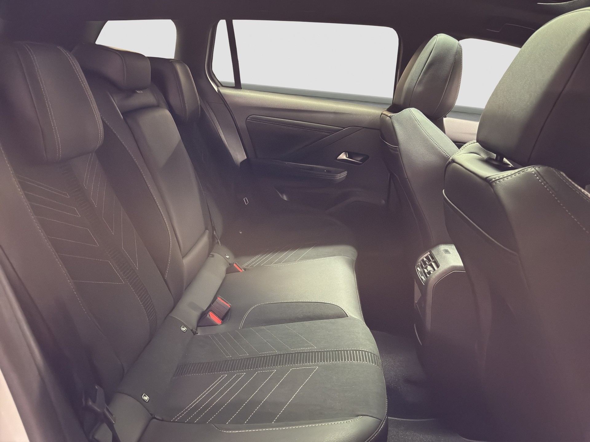 OPEL Astra-e Sports Tourer Ultimate-image-11