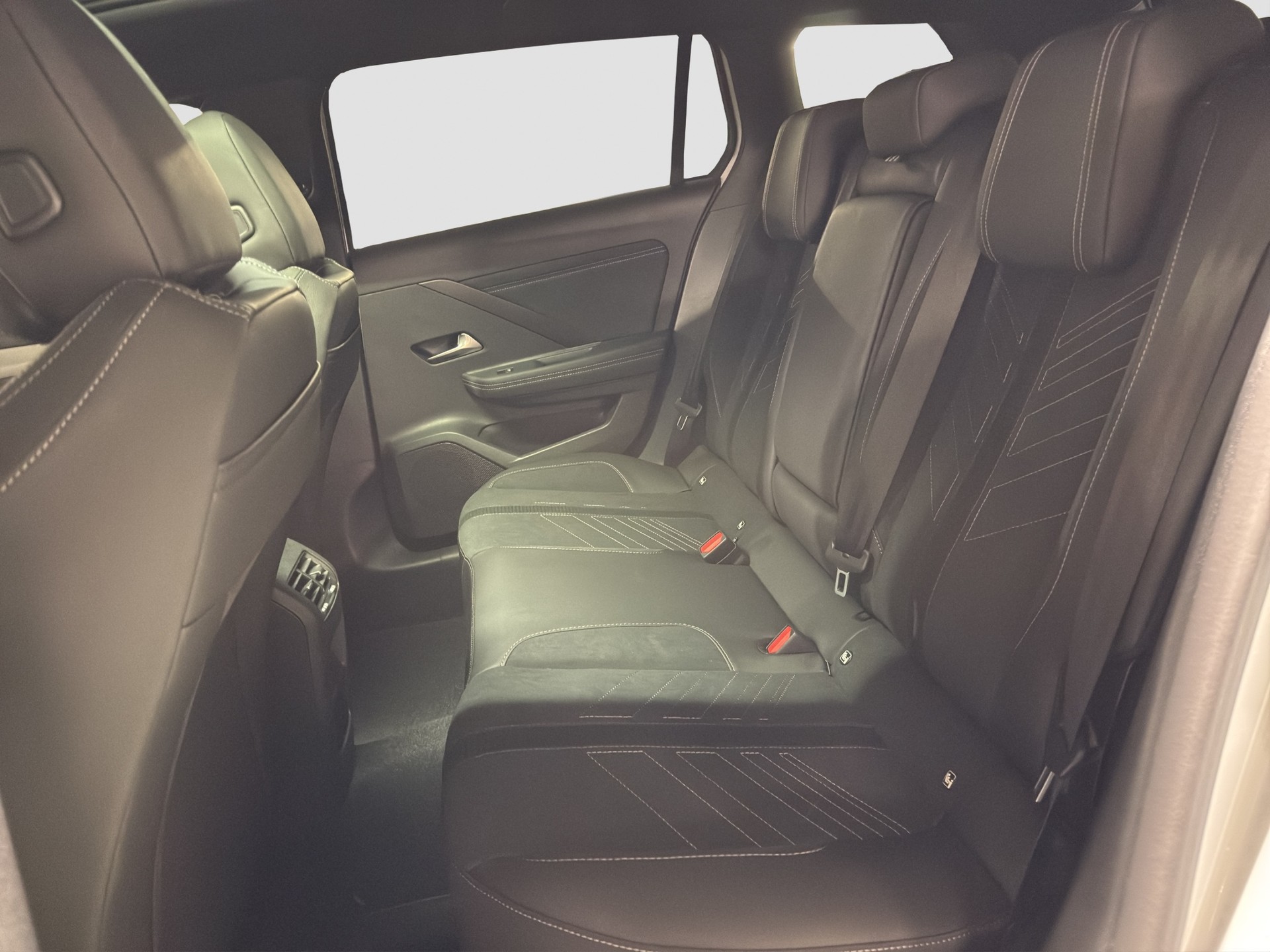 OPEL Astra-e Sports Tourer Ultimate-image-10