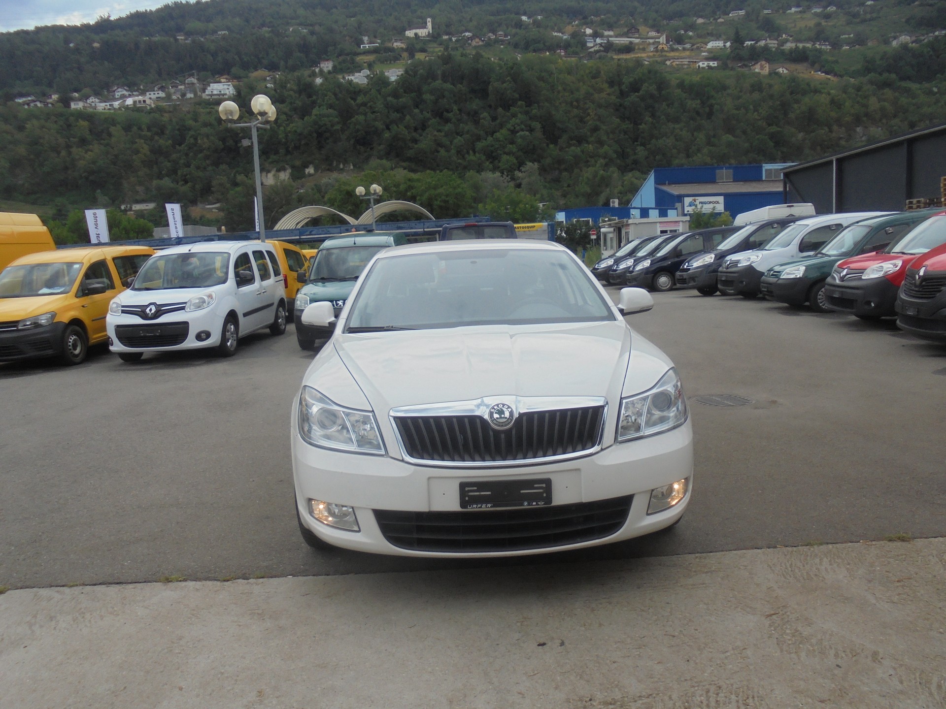 SKODA Octavia Combi 1.6 TDI Swiss Adventure 4x4-image-2
