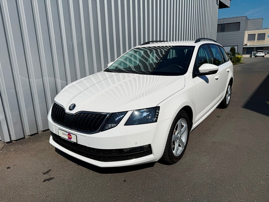 SKODA Octavia Combi 2.0 TDI Ambition DSG-image-0
