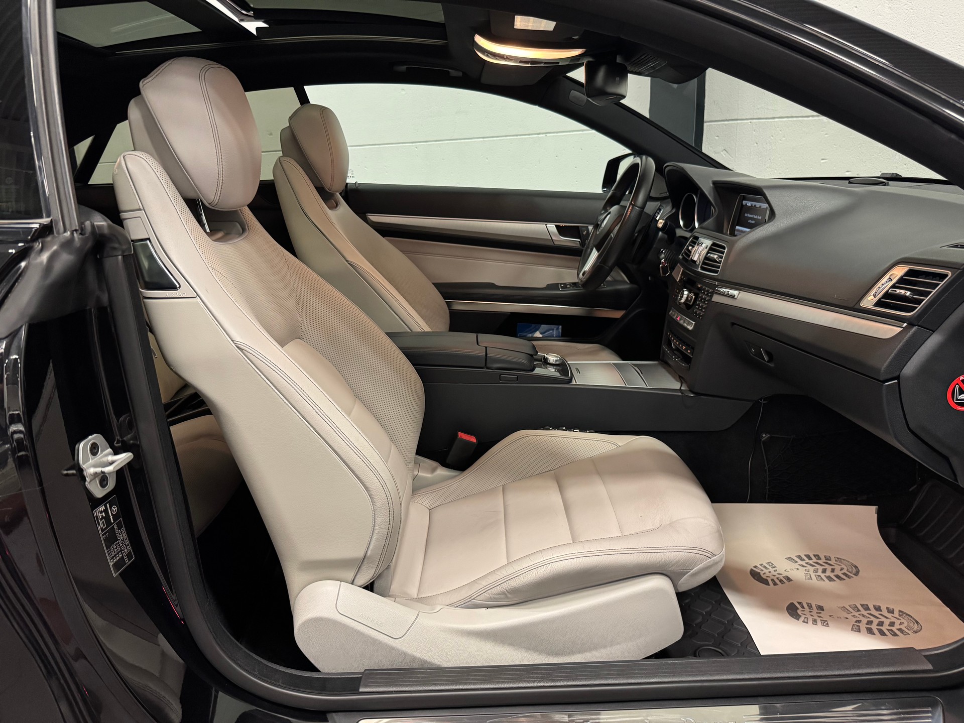 MERCEDES-BENZ E 250 7G-Tronic AMG LINE-image-19
