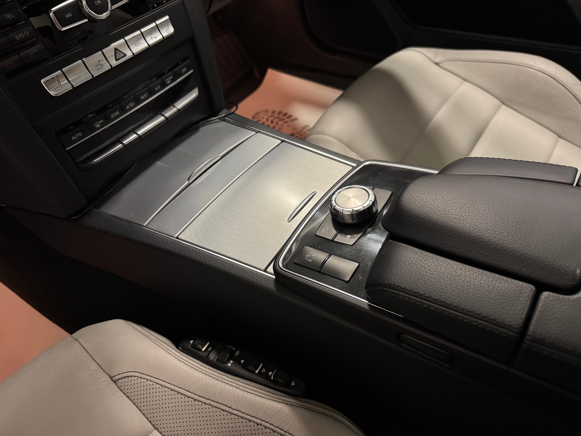 MERCEDES-BENZ E 250 7G-Tronic AMG LINE-image-27
