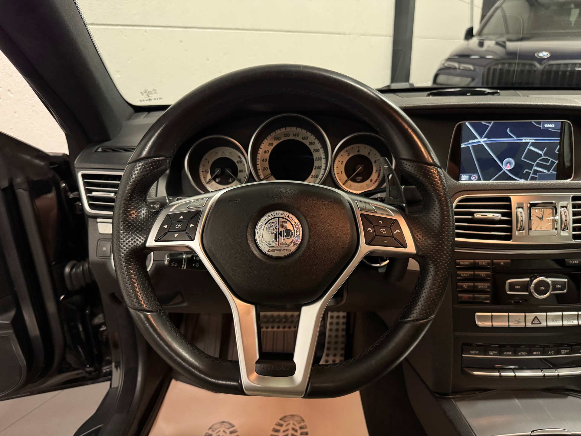MERCEDES-BENZ E 250 7G-Tronic AMG LINE-image-22