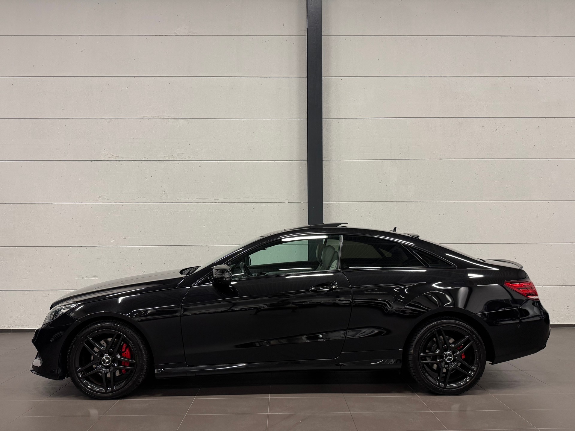 MERCEDES-BENZ E 250 7G-Tronic AMG LINE-image-8