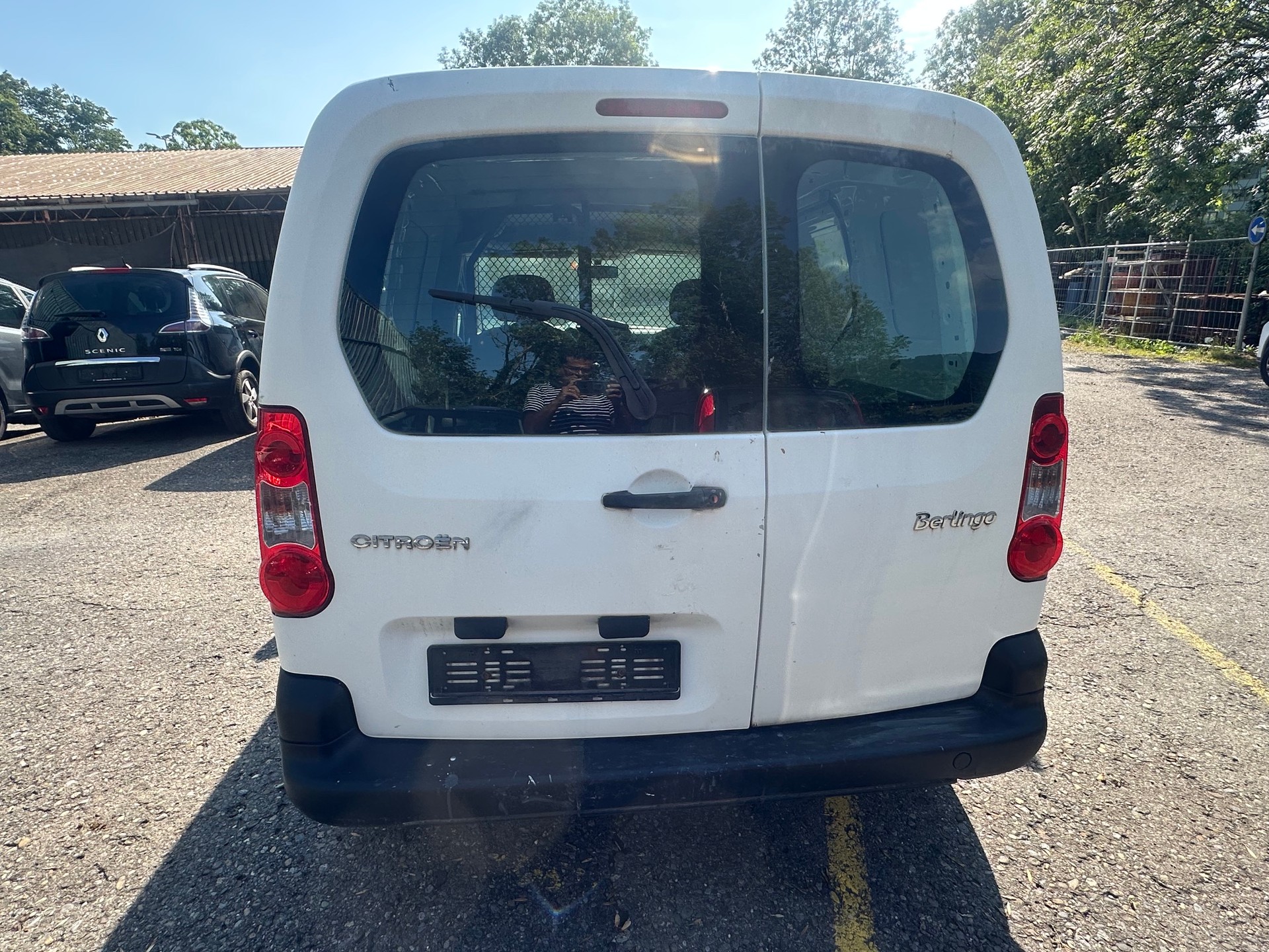 CITROEN Berlingo 1.6i 600 Komfort (Confort)-image-4