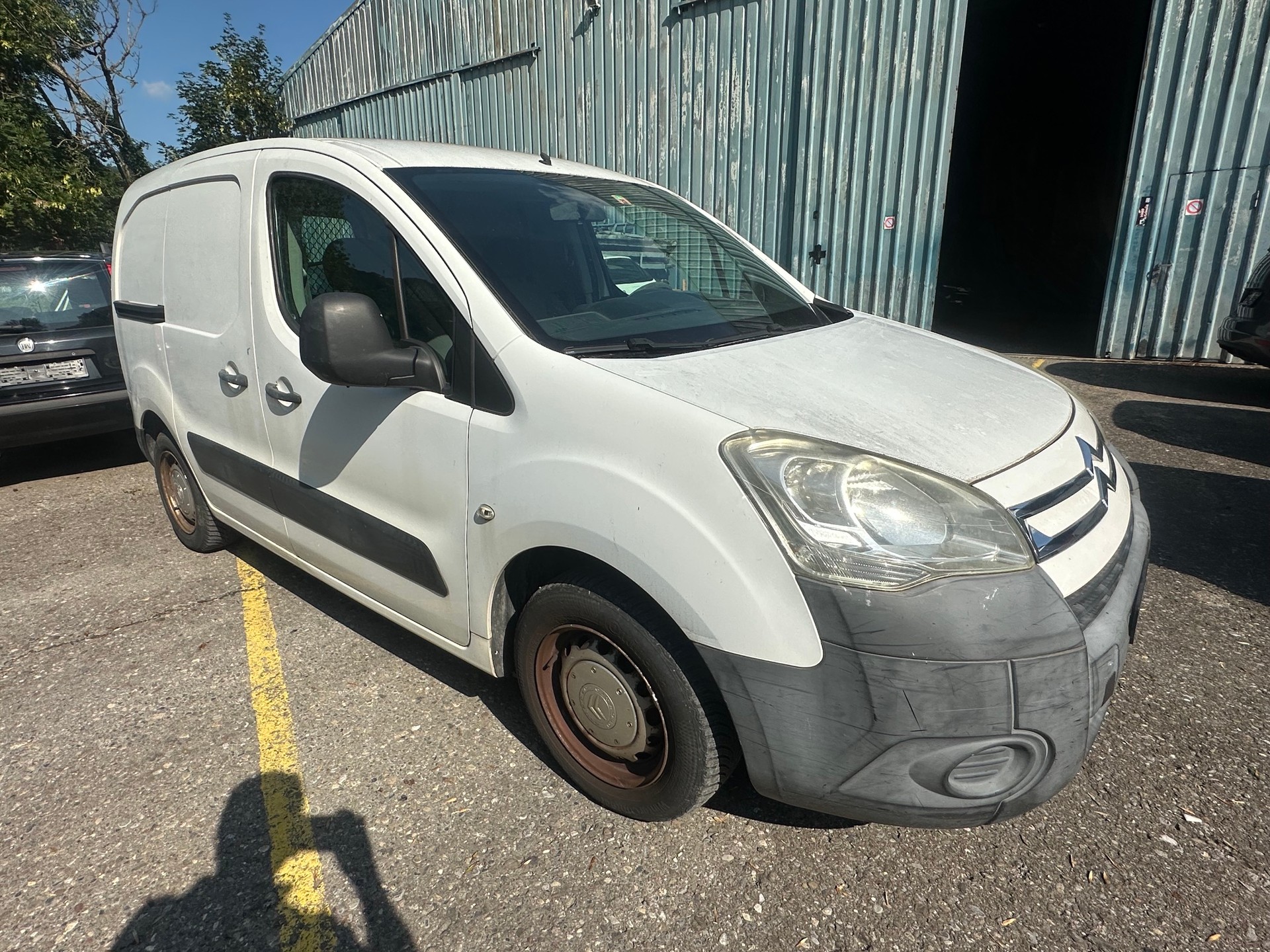 CITROEN Berlingo 1.6i 600 Komfort (Confort)-image-8