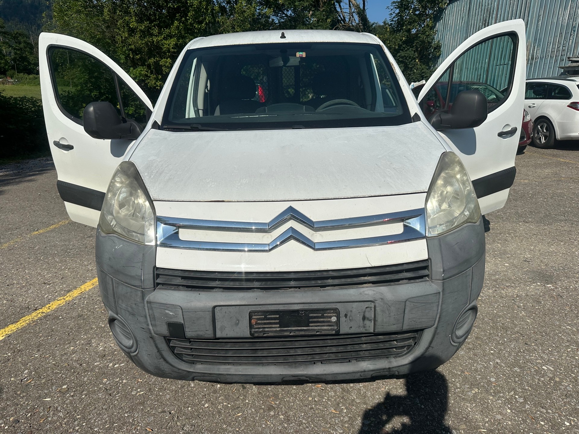 CITROEN Berlingo 1.6i 600 Komfort (Confort)-image-0