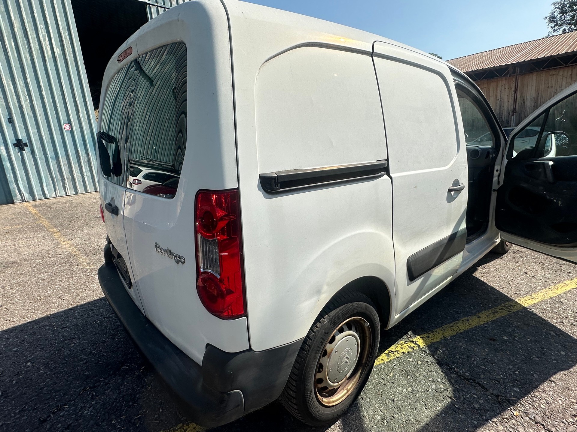 CITROEN Berlingo 1.6i 600 Komfort (Confort)-image-6