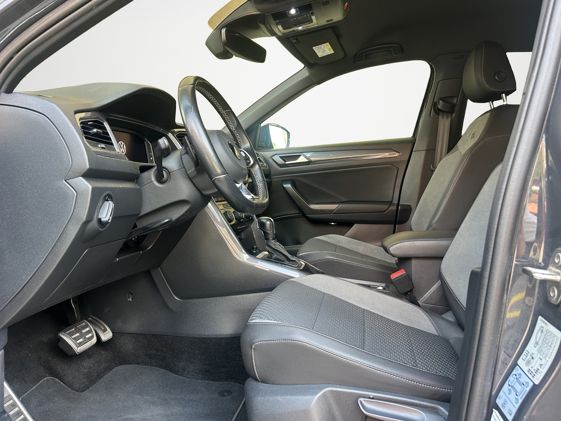 VW T-Roc 1.5 TSI EVO Sport DSG-image-4