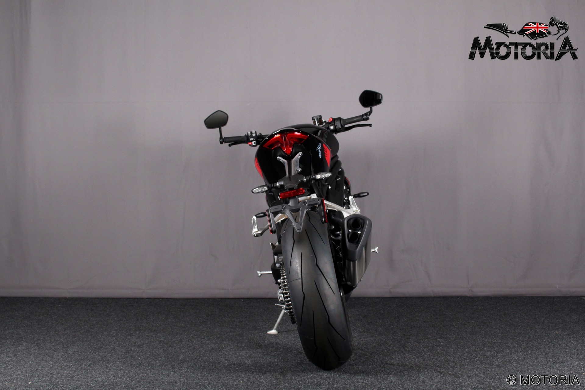 TRIUMPH Speed Triple RS-showroom-element-3