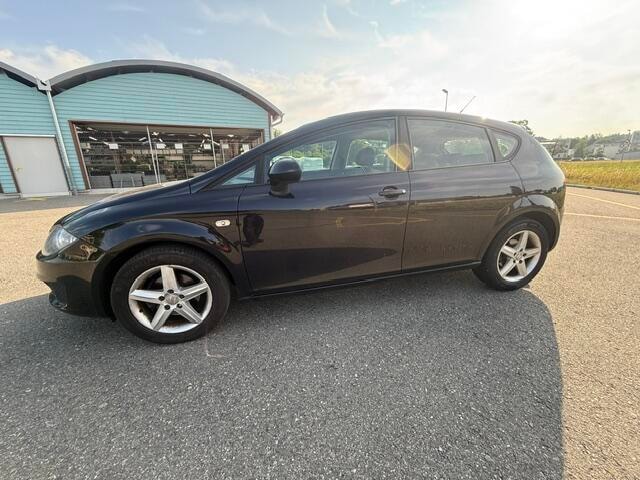 SEAT Leon 1.6 TDI E_Ecomotive Style-image-2