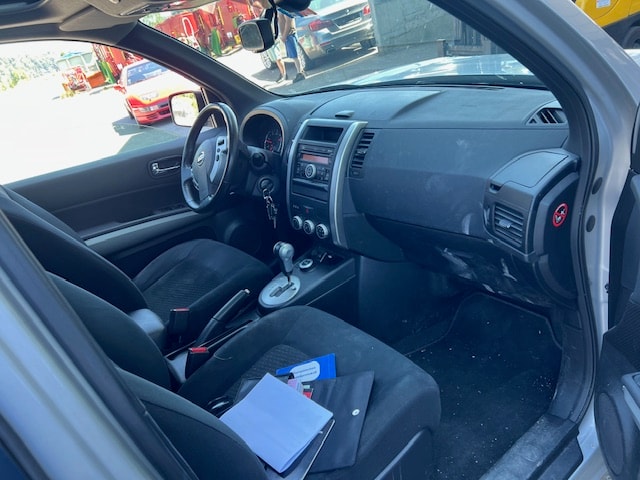 NISSAN X-Trail 2.0 dCi 16V SE Automatic-image-3