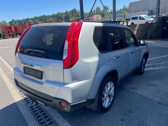 NISSAN X-Trail 2.0 dCi 16V SE Automatic-image-5