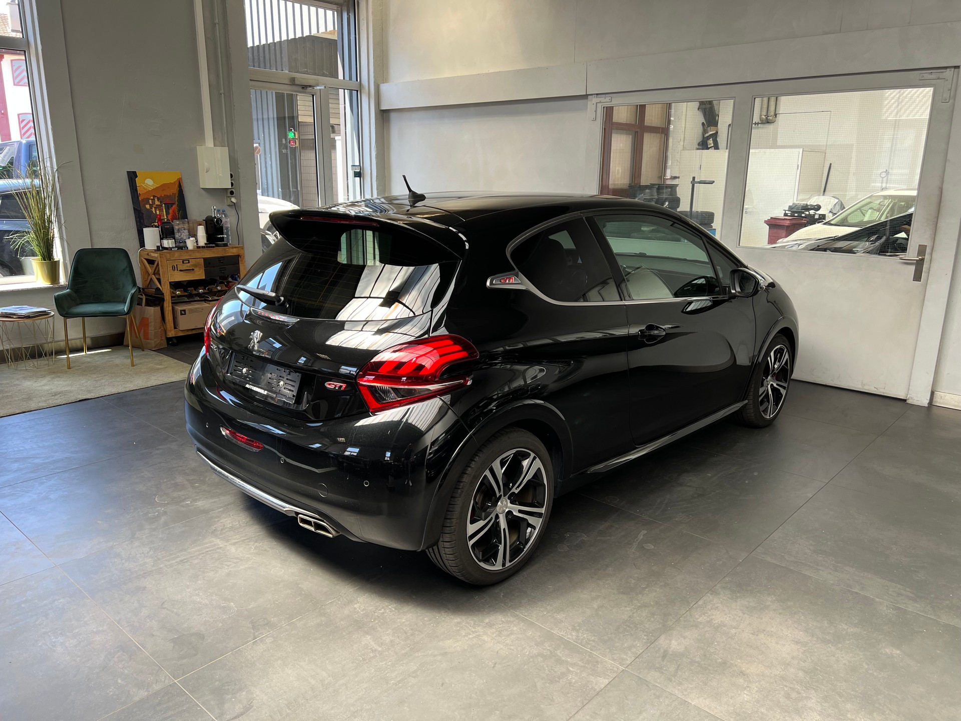 PEUGEOT 208 1.6 Turbo GTi-image-3