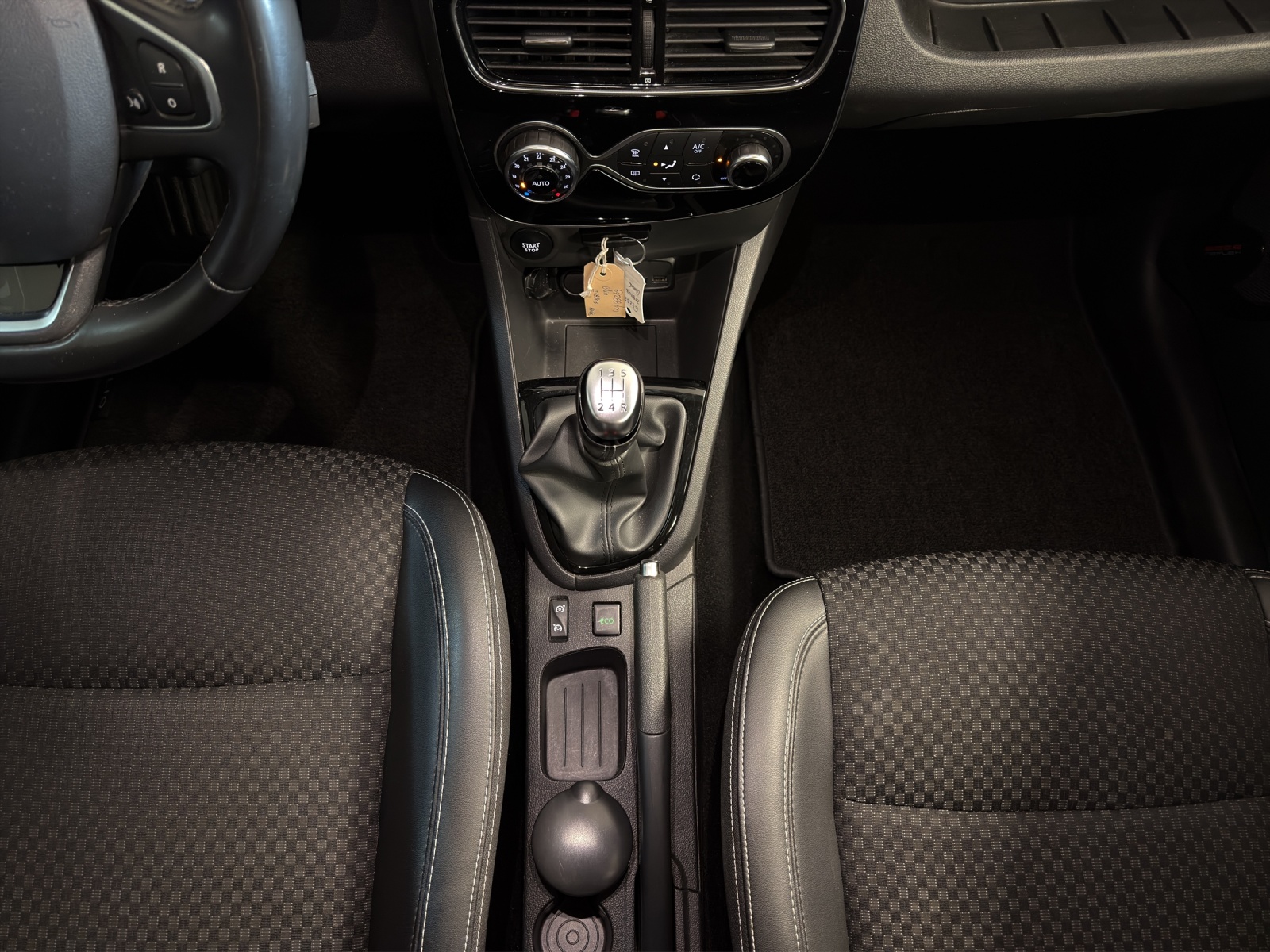 RENAULT Clio 0.9 Life-image-14