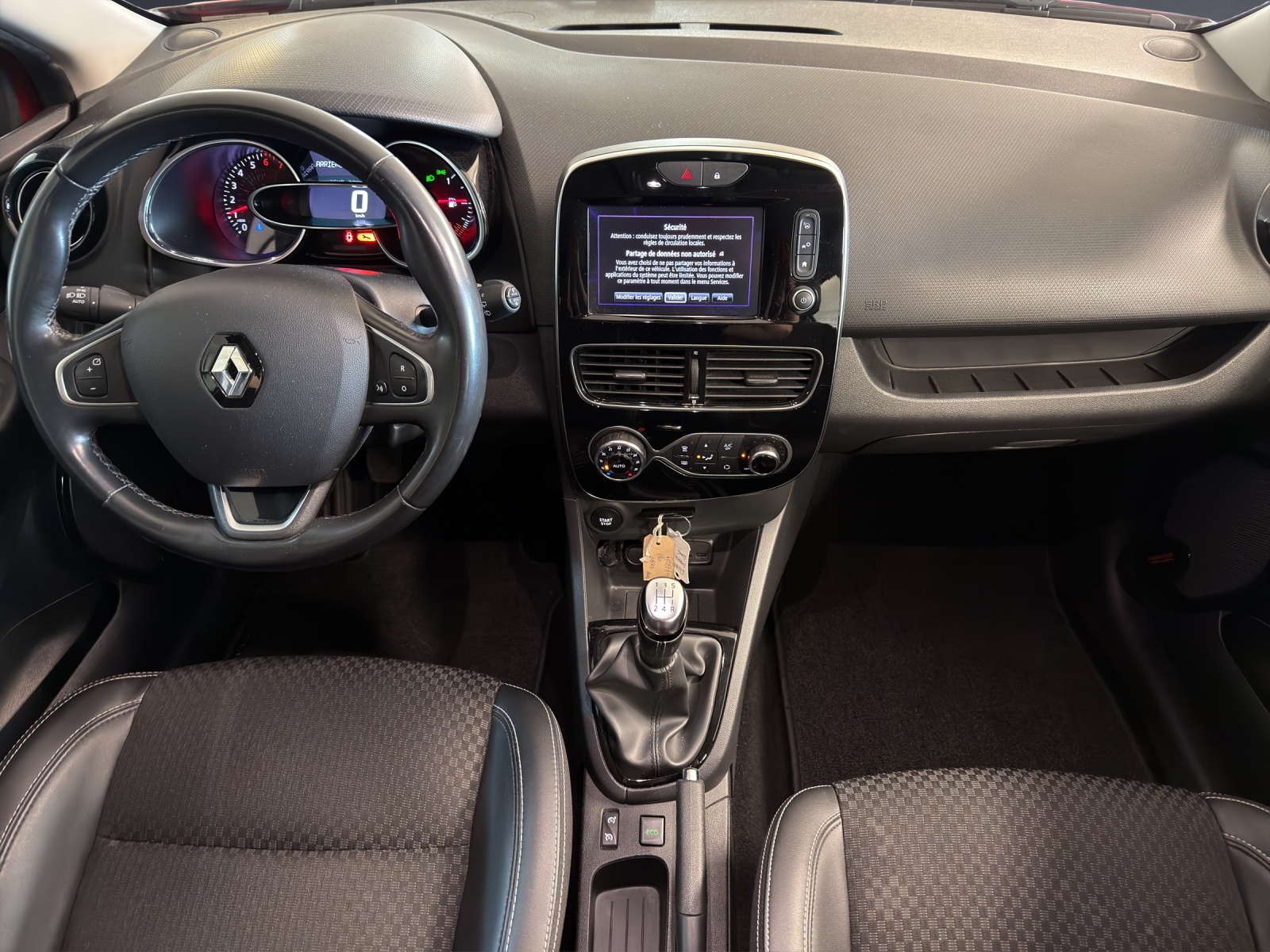 RENAULT Clio 0.9 Life-image-11