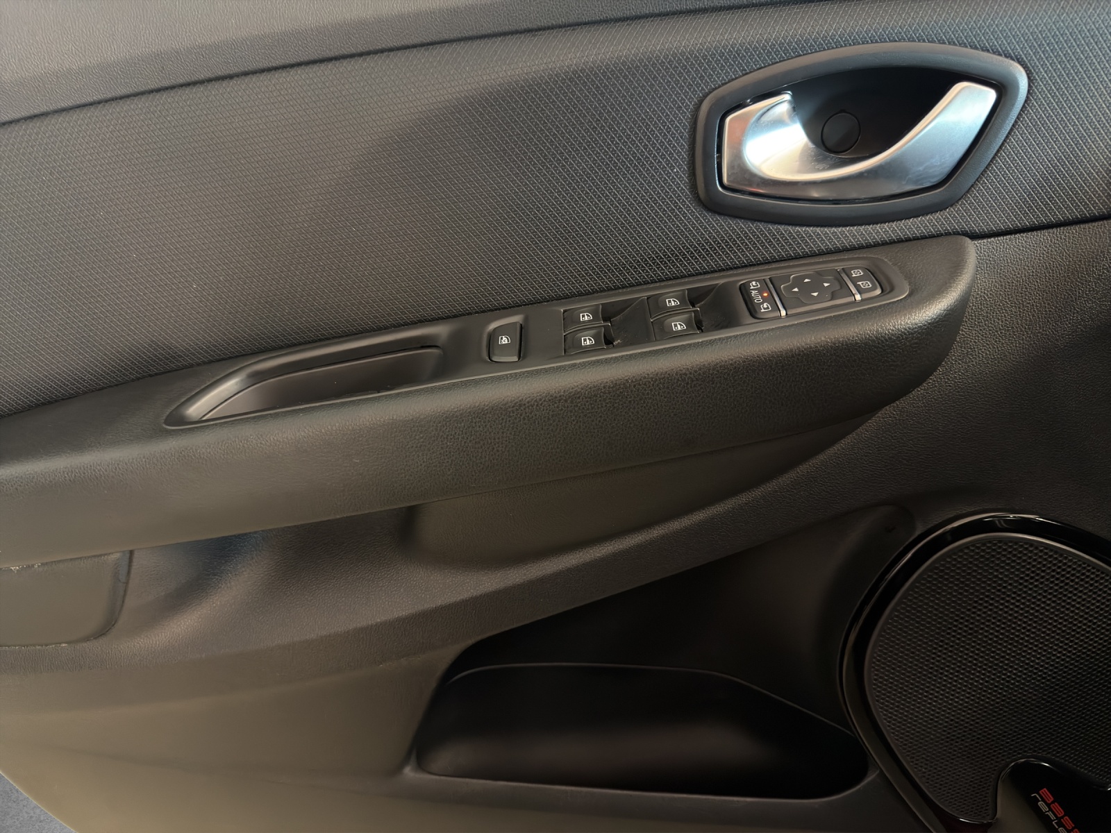 RENAULT Clio 0.9 Life-image-8