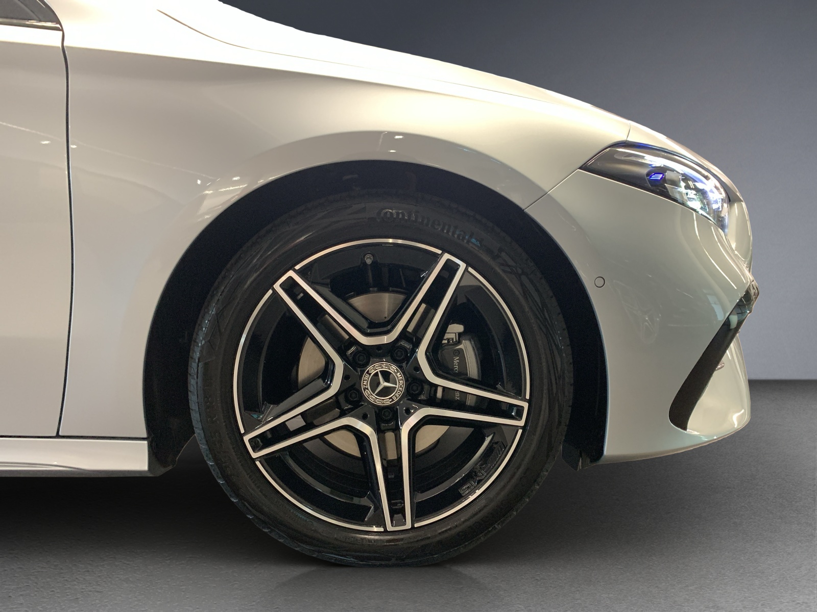 MERCEDES-BENZ A 200 Night Star-image-12