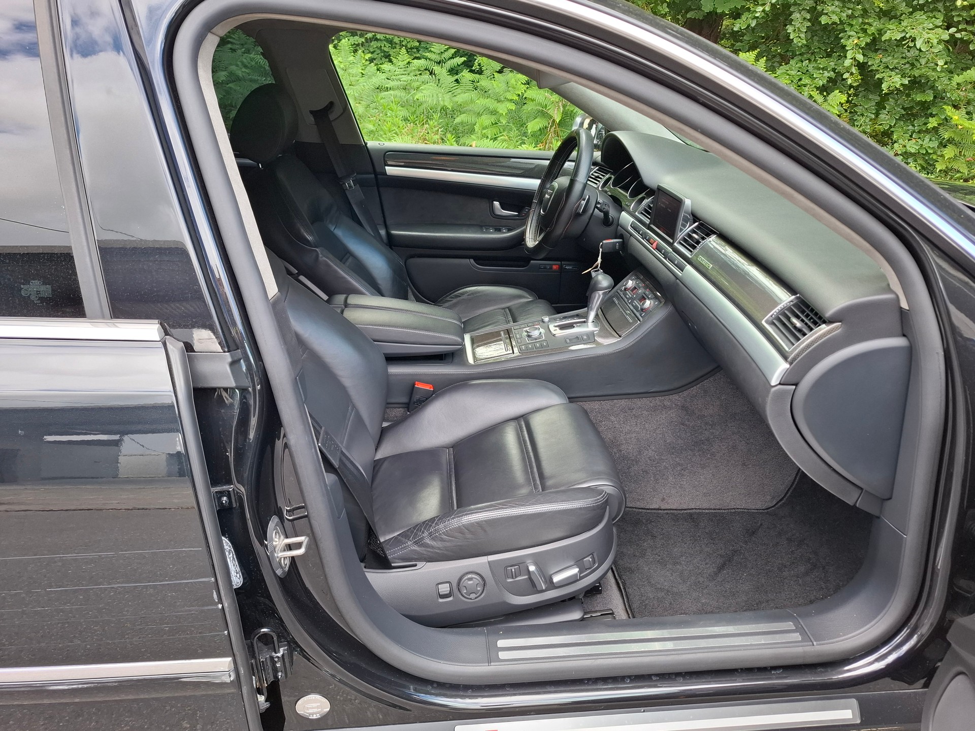 AUDI S8 Quattro, V10-5,2 S-LINE-image-7