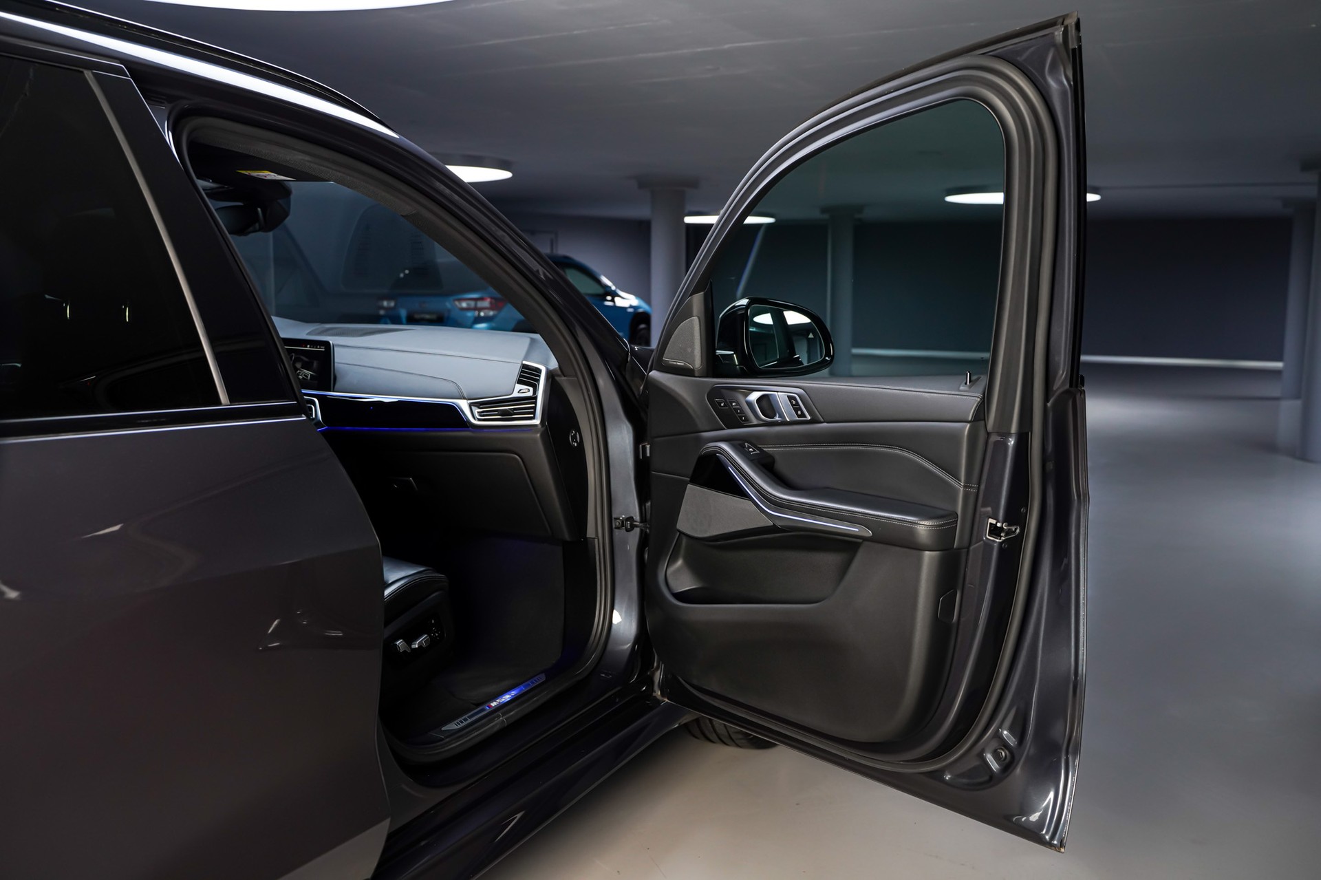 BMW X5 xDrive M50i Steptronic-image-16