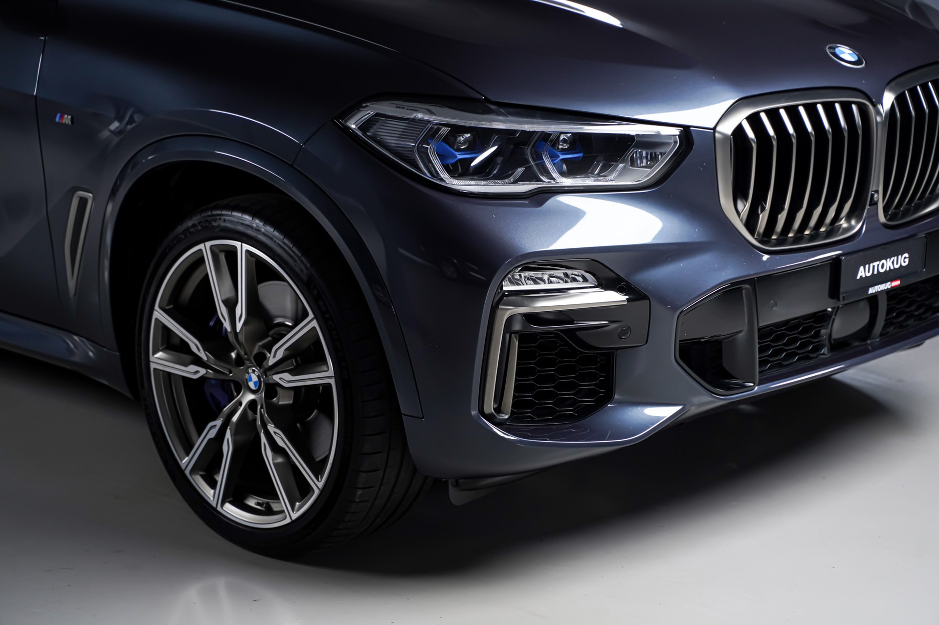 BMW X5 xDrive M50i Steptronic-image-3